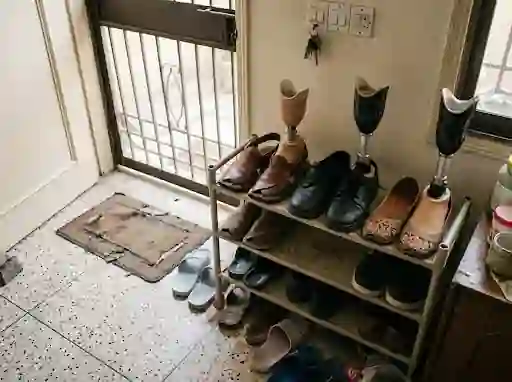 Shoe rack with sandals, lace-ups and khussa